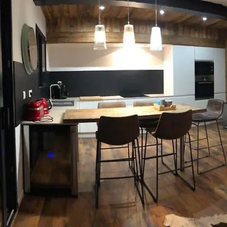 Husky , Familliale, Calme, Spatieux Chalet